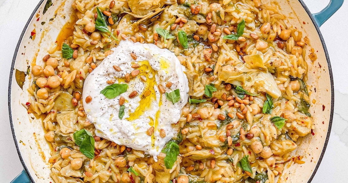 Spinach Artichoke Orzo with Lemony Breadcrumbs - Wandering chickpea
